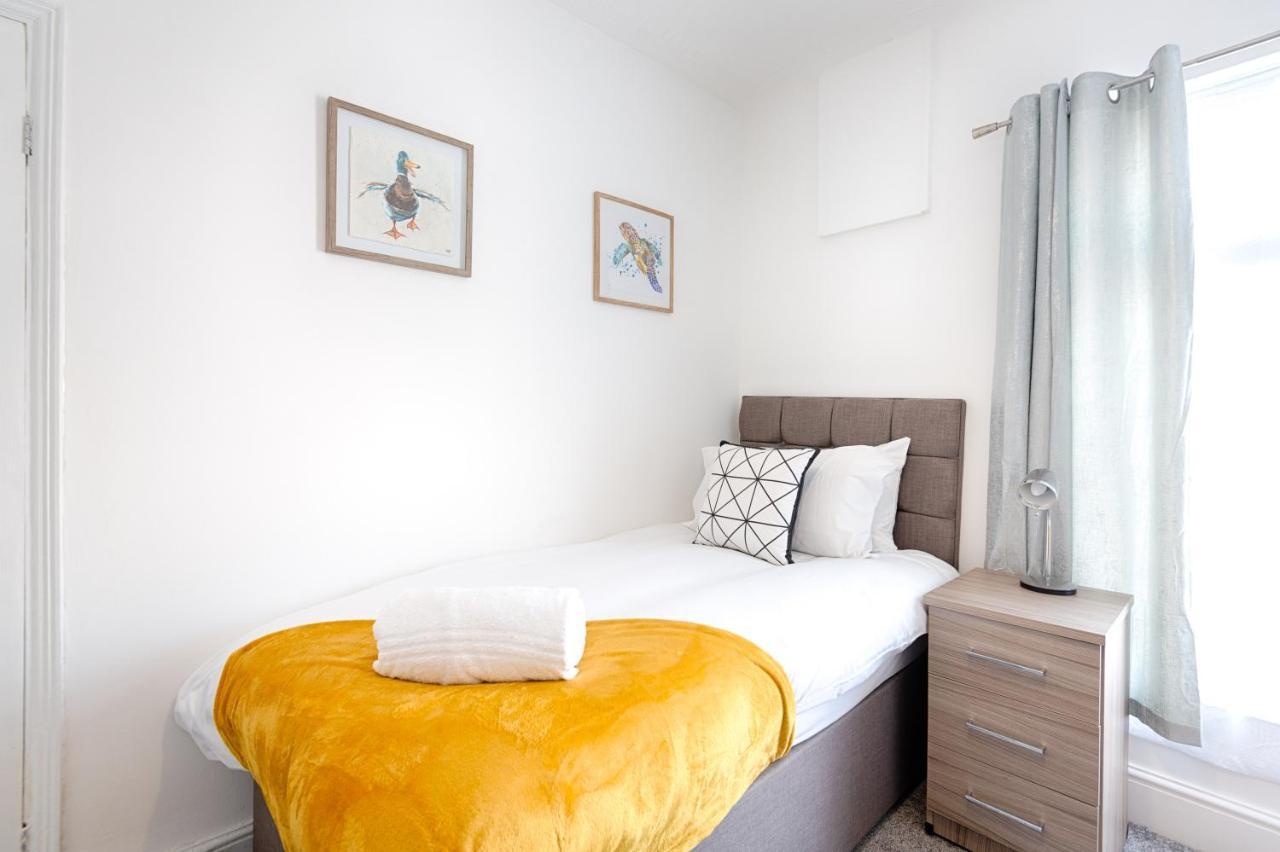 City Centre, Parking, Smart Tv'S In All Rooms Суонси Экстерьер фото
